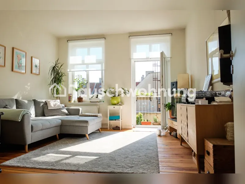 Tauschwohnung: Helle, renovierte, ruhige 3-Zi. im Friedrichshain für 4-Zi. — photo 1